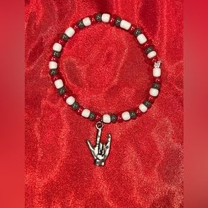 Sign language ‘I love you’ bracelet